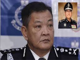 Nak, bisa saya minta tolong? oh, ada apa, bu? spontan aku segera beranjak dari sofa itu dan langsung menghampirinya. Pm Sahkan Hamid Bador Bakal Kpn