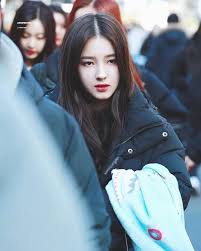 I'll ne'er blame my partial fancy, naething could resist my nancy: Nancy Momoland S Reaction When Talking About Jennie Debunks The Controversy Of Her Glaring At Blackpink In The Past Kbizoom