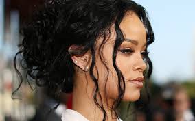 In generale, soprattutto per i capelli ricci naturali, lo chignon è la scelta più indicata insieme alla coda alta, da cotonare per dare consistenza e volume . Code Capelli Ricci Off 63 Www Farsfair Ir