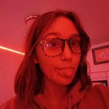 Lacey Hendricks's Instagram, Twitter & Facebook