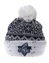 Knitting your own hat just became really easy and simple with this diy tutorial. Tuque Ccm Festive Pom Rimouski Oceanic Online Boutique