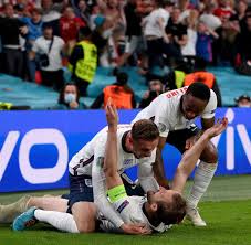 Die entscheidung von schiedsrichter danny makkelie sorgt für heftige nach einem minimalen kontakt von joakim maehle ging raheem sterling in der verlängerung des halbfinales zwischen england und dänemark (2:1. Yer7 Vtbwfsjqm