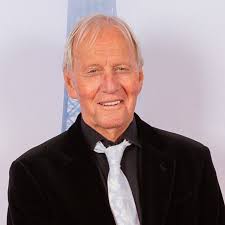 Paul hogan, am born 8 october 1939 is an australian comedian, actor, writer and television presenter. Paul Hogan On Donald Trump Travelling And Turning 80