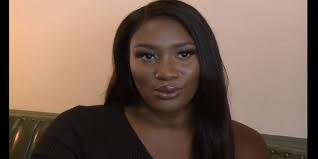 Des femmes et des hommes veulent blanchir leur peau noire ou avoir une peau plus claire. Aya Nakamura On M A Demande De Blanchir Ma Peau Pour Connaitre Le Succes