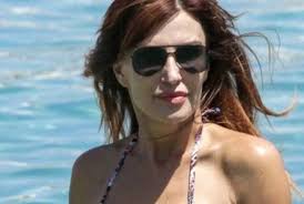 Η κόρη του πρώην πρωθυπουργού, γιώργου παπανδρέου. Kobei Thn Anasa To Magio Ths Xatzhbasileioy Poy Deixnei Polla Fwto