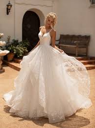 Free delivery and returns on ebay plus items for plus members. 10 Gorgeous Ball Gown Wedding Dresses You Ll Love Bridal Musings In 2020 Ball Gown Wedding Dress Gown Wedding Dress Wedding Dresses