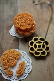 Bagi anda yang masih mencari jenis kuih untuk diisi dalam balang raya nanti, apa kata anda lihat senarai kuih raya yang 'wajib' ada setiap. Bunga September 1981