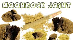 Best way to smoke it is in a bong or a pipe by ripping a piece off the moonrock. Alles Rund Um Moonrocks Verarbeitung Forum Cannabisanbauen Net
