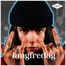 Denne fredagen er det premiere på vår nye konsertserie Langfredag!  Langfredag er en slags klubb for de som ikke liker klubb og de som liker  god musikk: fete band setter tonen på