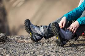 Lowa renegade gtx hiking boots come in narrow, medium and wide foot shapes in sizes 7.5 to 15. Tips For Buying Hiking Footwear Paddy Pallin