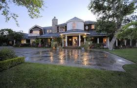 The 20 Most Outrageous Rock Star Mansions Way Of Living Part 3 Celebrity Houses Calabasas Homes Mansions