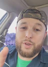 Dad Of Quintuplets Switches From Stroller To Leash And Causes Internet  Controversy 💥 video in the comments 👇