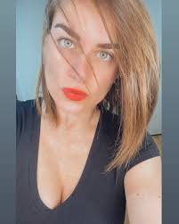 Her birthday, what she did before fame, her family life, fun trivia facts, popularity rankings, and more. Ingrid Cruz Se Llena De Elogios Con Nuevo Look Ingrid Cruz Estreno Nuevo Look