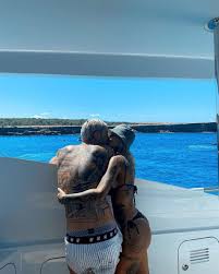 Футболист денис попов сделал тату в честь победы на чемпионате мира новая татуировка защитника сборной украины. U Znamenitogo Futbolista Roman S Appetitnoj Zvezdoj Instagram Vse Telo Krasotki V Tatu Fakti