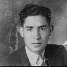 Hi pals. 🫶 Getting a picture of these stubborn grandparents TOGETHER is  impossible. Can you guys work your magic and make it happen please? ***feel  free to be funny if you want.