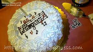 Dolci torta mimosa classica la torta mimosa classica è decorata con cubetti di pan di spagna che ricordano i fiori di mimosa, il dolce perfetto per celebrare la festa della donna. Torta Charlotte Classico Dei Classici Un Altra Fetta Di Torta