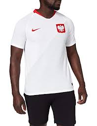 Dieser hat sich dazu entschieden, die polnische nationalmannschaft um robert lewandowski traditionell in den landesfarben spielen zu lassen. Die 5 Beliebtesten Polen Trikots Der Vater