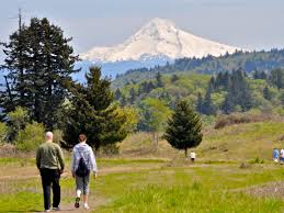 Om du är ute efter saker att göra i området kan du stanna till och besöka moda center och veterans memorial coliseum. Powell Butte Nature Park Hiking