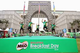 Because malaysia has become the highest consumers of milo in the world, nestle has decided to build the largest milo factory in malaysia, located in i'll drink a glass an hour before my soccer game to give me some slow burning energy and make me run for hours. My Brief Time At The Milo Malaysia Breakfast Day 2014 Life Of Budak