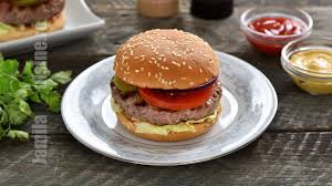 Te brindamos nuestro servicio a domicilio en comidas rápidas hamburguesas, alitas a la bbq, broaster. Burger De Vita Facut In Casa Cc Eng Sub Jamilacuisine Youtube