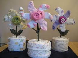 Blumensockenwindelkuchen Tischdeko Fur Babyparty Windelstrauss Zur Geburt Junge