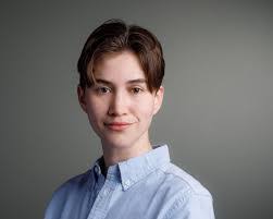 Carolyn Maltz's Instagram, Twitter & Facebook