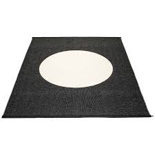 Since the founding of pappelina in 1999, we have been devoted to create a world leading collection of exclusive plastic rugs. Vera One Teppiche 180 Cm Breit Black Vanilla Pappelina