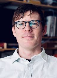 T H E C H R O N IC L E O F H IG H E R E D U C A T IO N O NL I NE 2 .0 C H R  O N IC L E .C OM