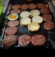 9 keping daging burger ramly dicincang. Sakura Empire Rahsia Burger Ramly Lebih Sedap