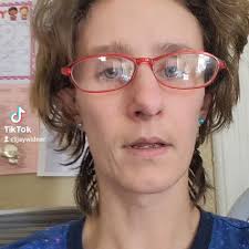 Getting annoyed by all these stupid "creators" who say they make 6 figures 