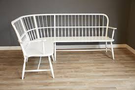 Hallo Wir Verkaufen Hier Eine Bezaubernde Bank Fur Kuche Oder Wohnzimmer Sie Ist Aus Holz Gefertigt Und Weiss Gestri Furniture Furniture Design Outdoor Chairs