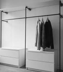 Dressing Ouvert Les Meilleures Idees Trouvees Sur Pinterest Idee Dressing Amenagement Dressing Dressing Ouvert