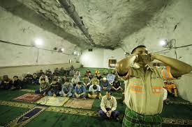 Last updated on october 1, 2017 by tongkrongan islami. Shalat Tarawih Di Rumah Pilih 11 Atau 23 Rakaat Simak Penjelasan Lengkapnya Halaman All Kompas Com