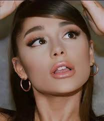 Oh Ariana Grande 💋