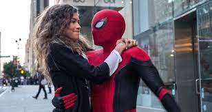 I haven't been on a vacation in years!hbu @tomholland1996 ???, zendaya wrote back in 2017. Spider Man Far From Home Tom Holland E Zendaya Stanno Insieme Movieplayer It