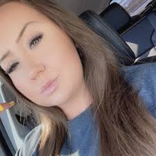 Dena Scarbrough's Instagram, Twitter & Facebook