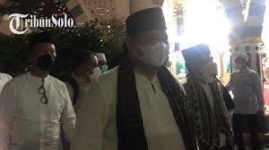 Istri habib syech bin abdul qodir assegaf. Op4gszibnzgclm