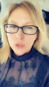 Mandy Krogh (@mandylawsonbooks)