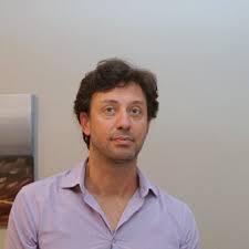 Πασχάλης αρβανιτίδης, 24 αυγούστου 1946) είναι έλληνας τραγουδιστής. O Anargyros Pasxalhs Gia Thn Trith Atomikh Toy Ek8esh Me Titlo Metewroi Bhmatismoi Culturenow Gr