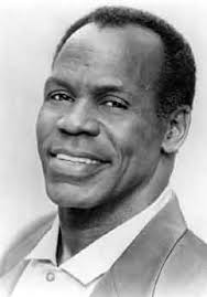 ^ pura risa y nada de la millonada… danny glover y el teniente escalona en miraflores (foto). The Actor Danny Glover African American Actors American Actors Danny Glover