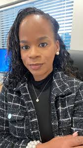 Lenore Clay's Instagram, Twitter & Facebook