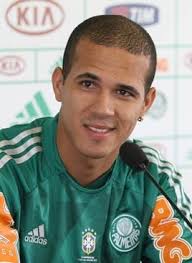 Ronny, ex-Palmeira e Botafogo, é o novo atacante do Nacional