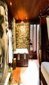 Week End Romantique 12 Chambres Avec Jacuzzi Prive Chambre Romantique Avec Jacuzzi In 2020 Home Home Decor Sweet Home