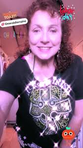 Lorraine Chambers (@emeraldlorraine)