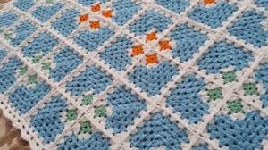 Onler Zikzak Kesimli 2 Renkli Yaka Ve Kol Kesimi Kolay Cocuk Yelegi Tarifi 2 Yas Orgu Resimli Anlatimli Orgu Sitesi Tig Isleri Orgu Battaniye