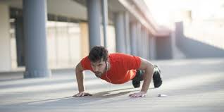 Sebutkan 7 contoh latihan kelenturan : 8 Fungsi Push Up Secara Rutin Bagi Tubuh Bantu Latih Kekuatan Dan Keseimbangan Badan Merdeka Com