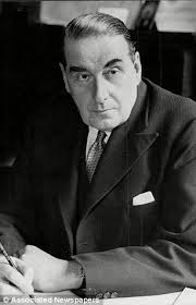 Queen Elizabeth II almost denied the throne over Machiavellian 1930s  Cabinet plot