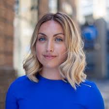 Rebecca Thomson's Instagram, Twitter & Facebook