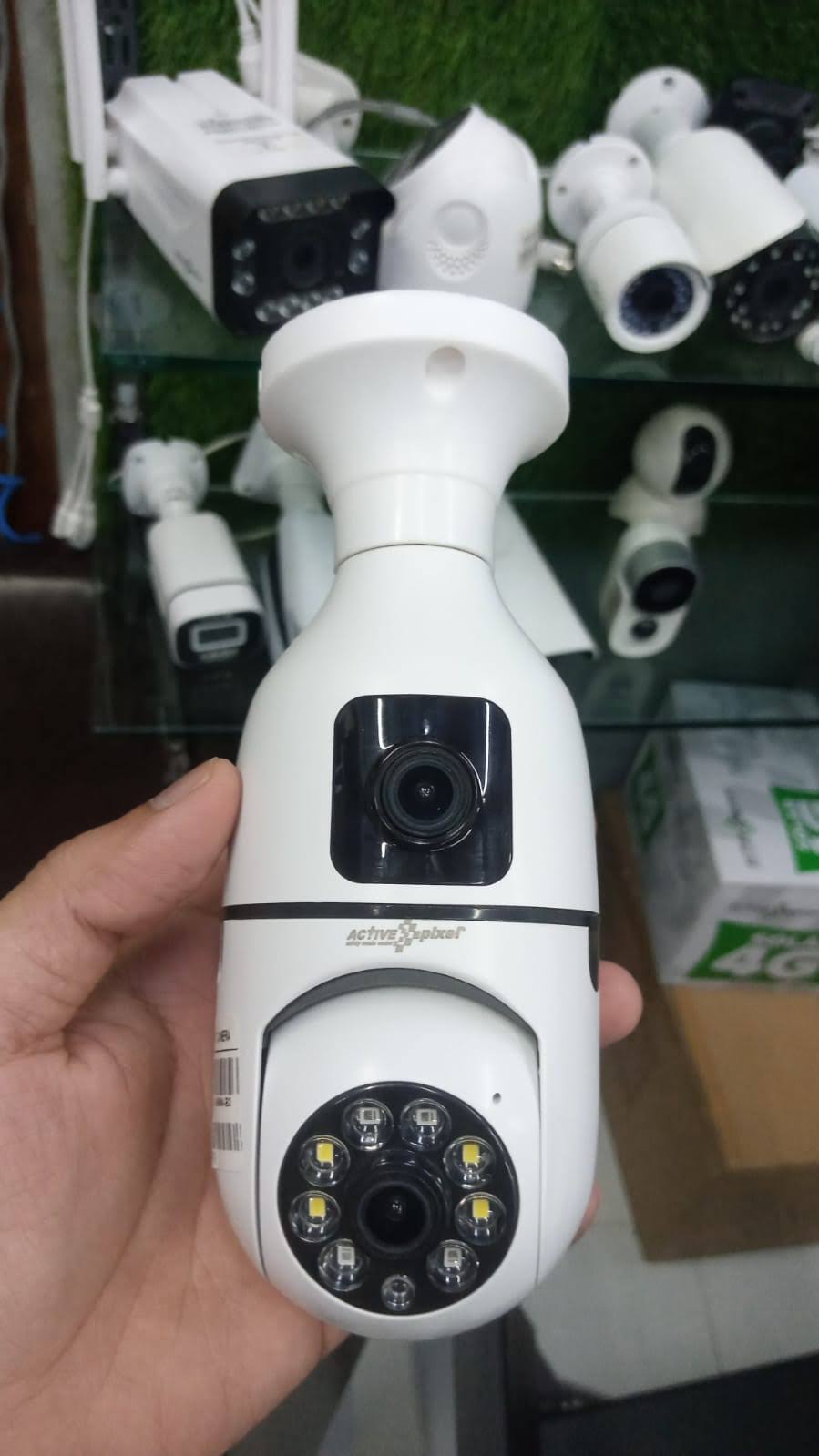 Active Pixel Bulb Holder Camera 4MP Dual Lens WiFi CCTV product image