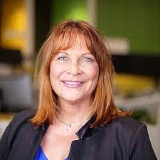 Laurie Crowe's Instagram, Twitter & Facebook